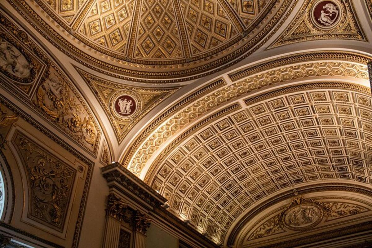 an ornate ceiling of a building with a ceiling