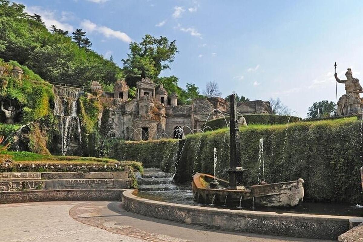 air pancut di taman dengan air terjun