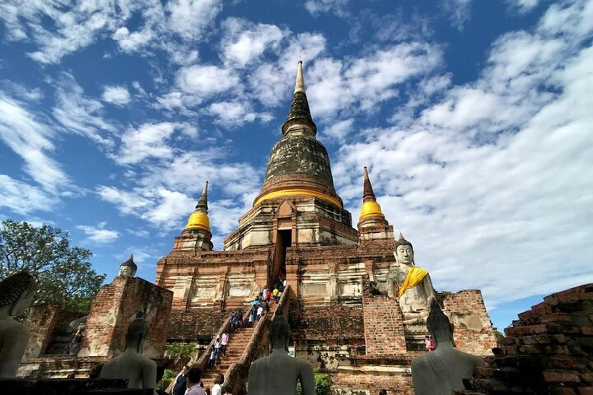 pagoda dengan langit di latar belakang