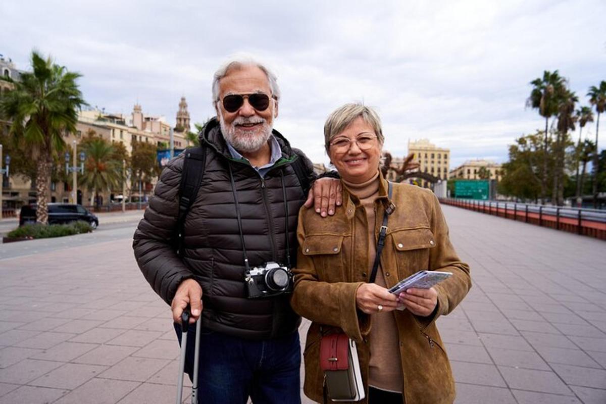 un home i una dona posant per a una foto