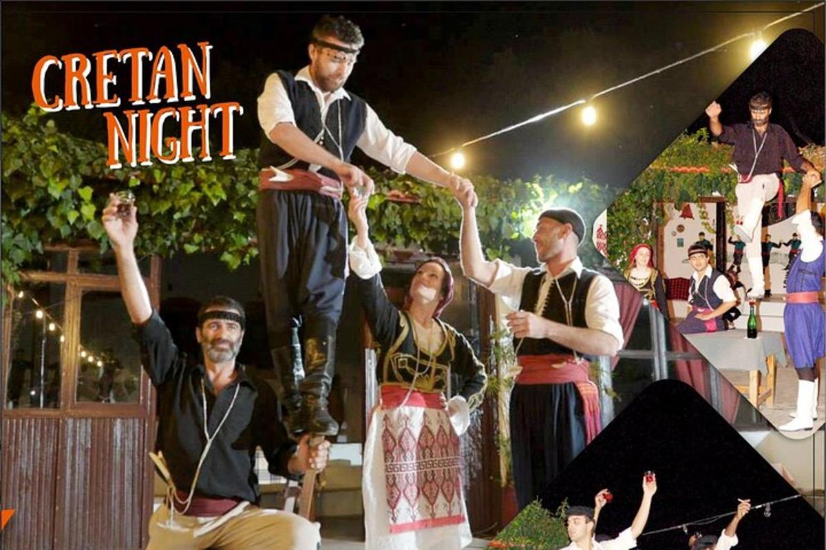 un grup de oameni care stau pe o scenă cu un spectacol