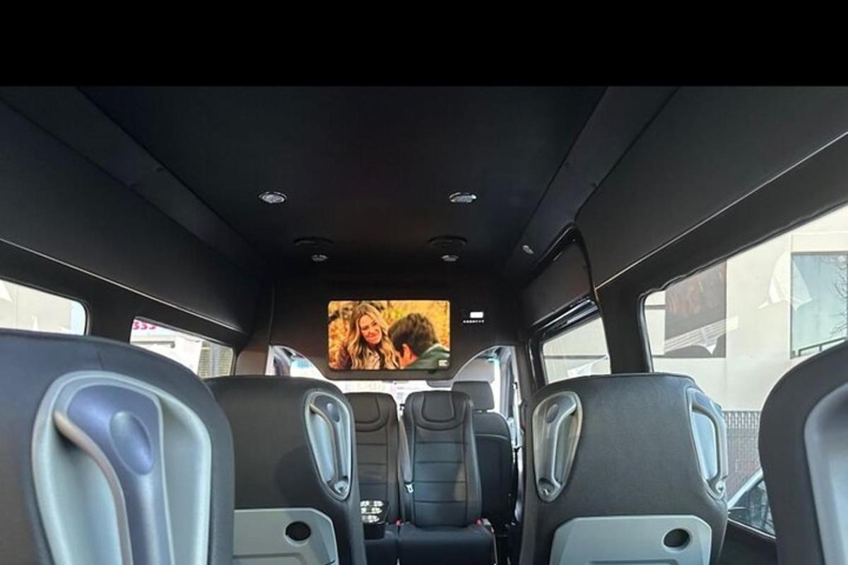 egy busz belsejének képe
