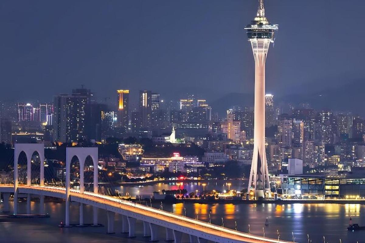 pemandangan jarum angkasa pada waktu malam