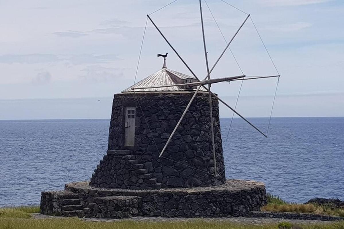kivist tuulik, mis asub keset ookeani