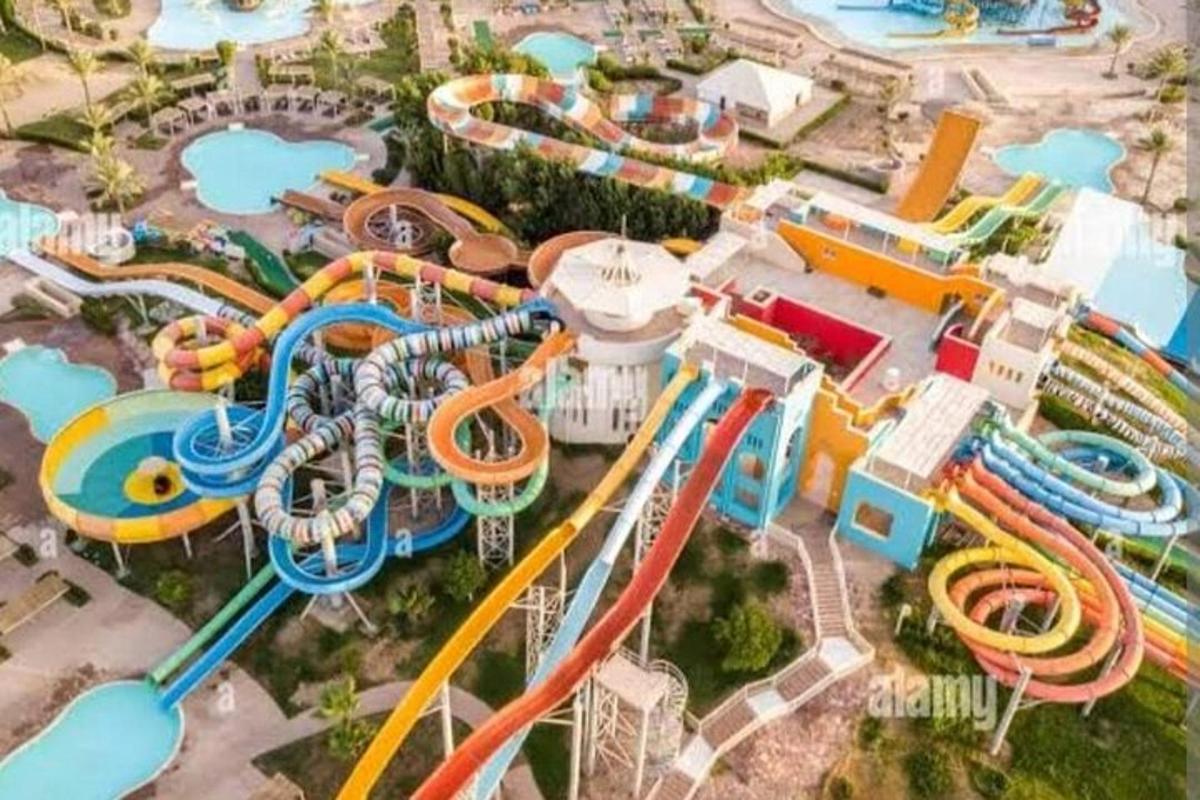 una vista aerea di un parco acquatico