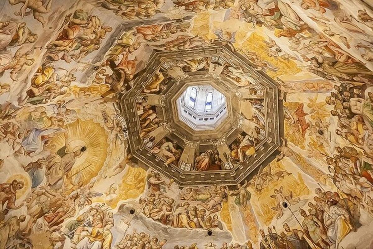 siling gereja dengan lukisan di atasnya