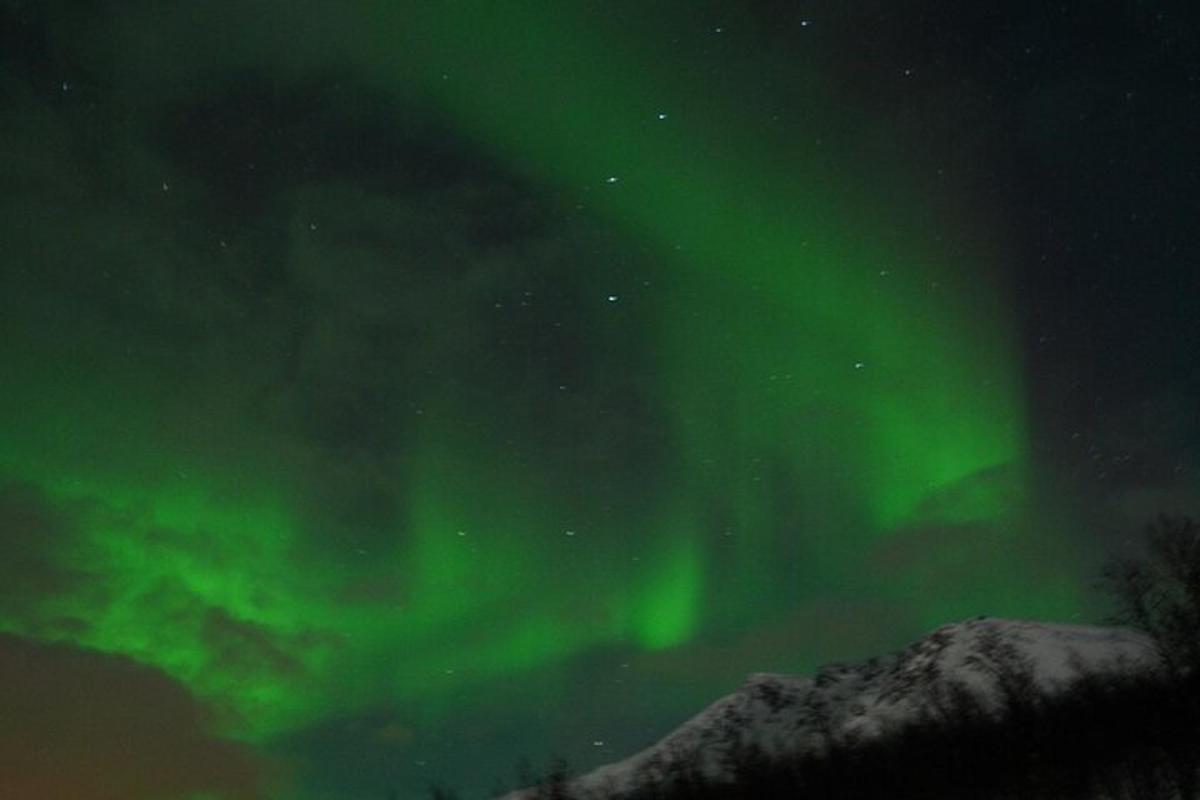 an image of the northern lights in the sky