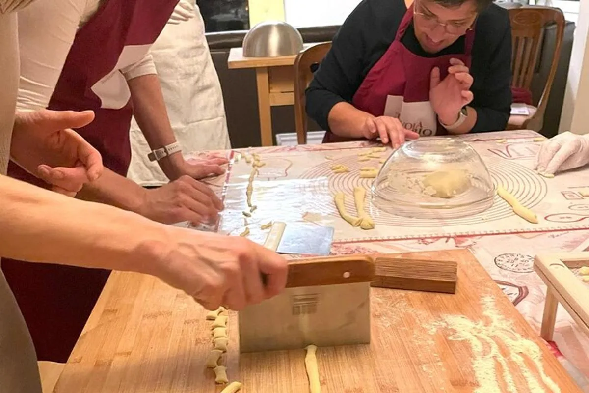 Cours de cuisine & dîner: Pâtes italiennes faites maison avec des habitants – photo 6