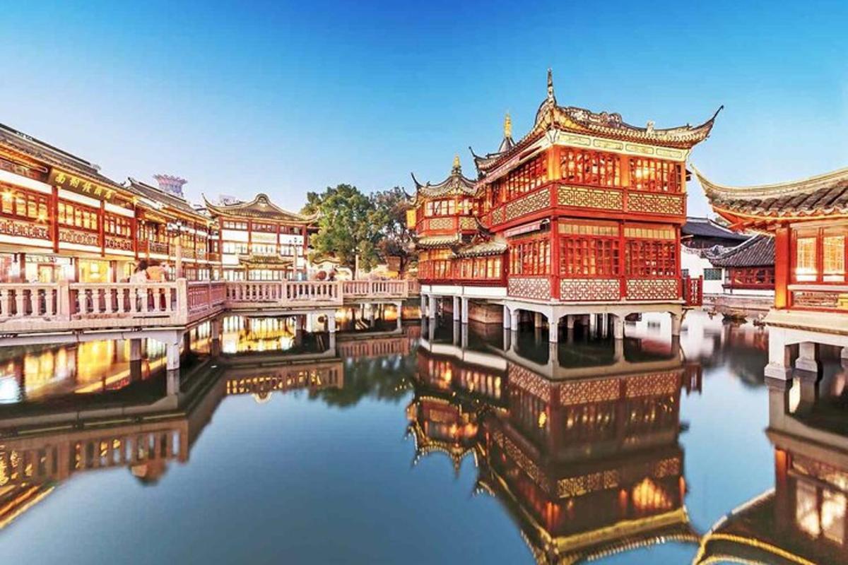 a building with its reflection in the water