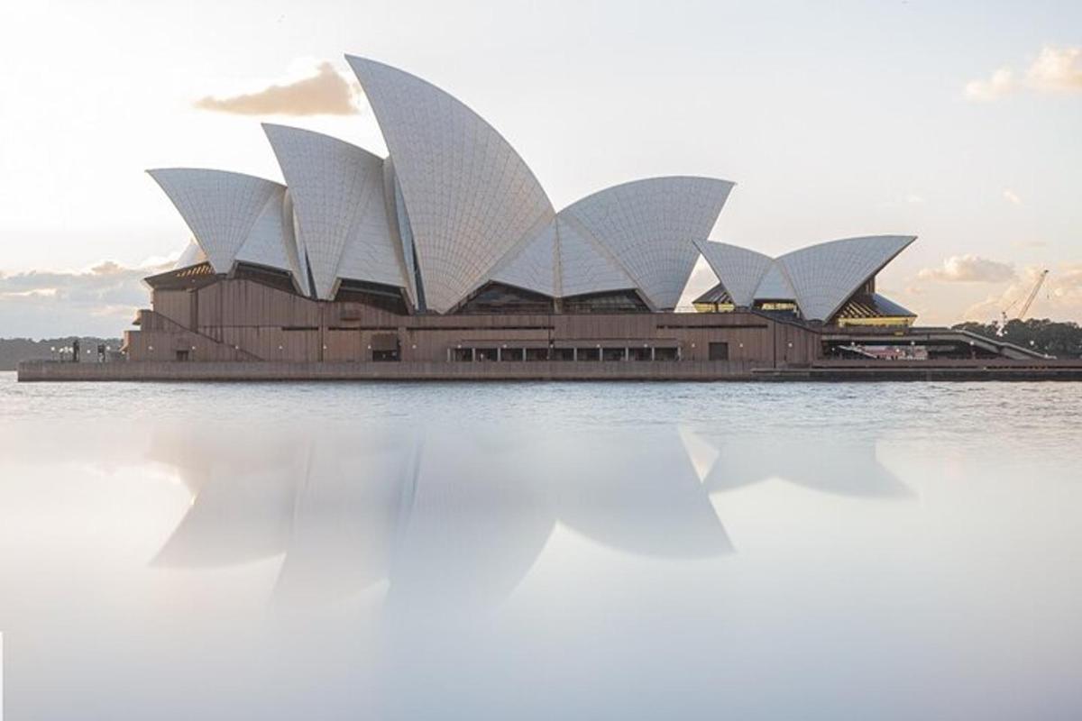 pemandangan rumah opera sydney dari air