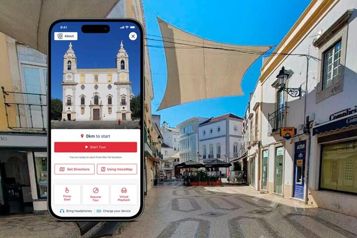 mobilni telefon, ki leži ob robu ulice