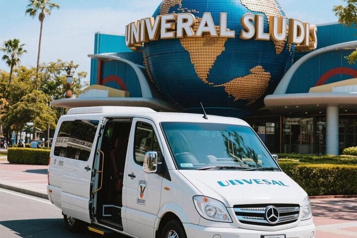 hvítur sendibíll lagður fyrir framan Universal Shuttle