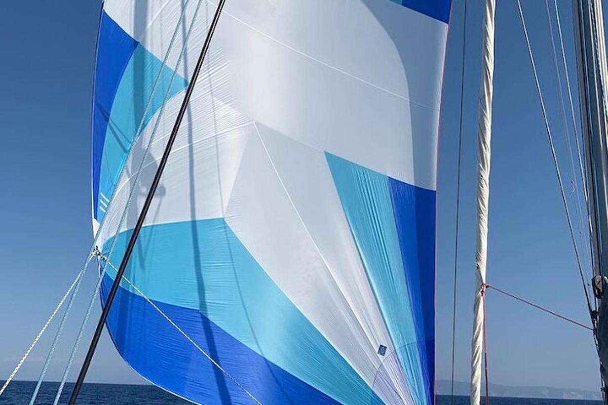 un primer pla d'una vela en un vaixell