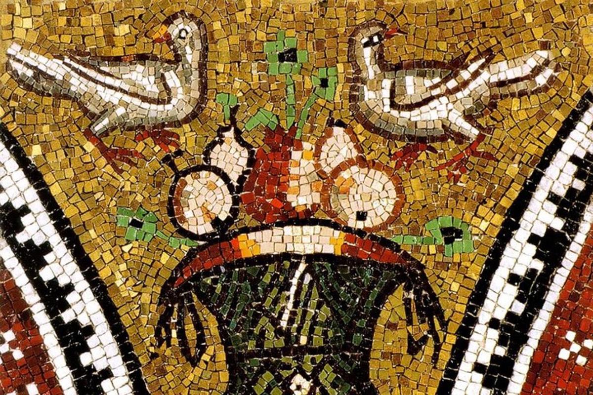 ein Mosaik aus Enten an einer Wand in einem Zimmer