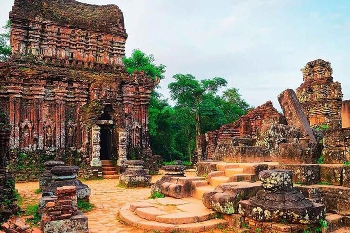 an ancient building with a bunch of temples