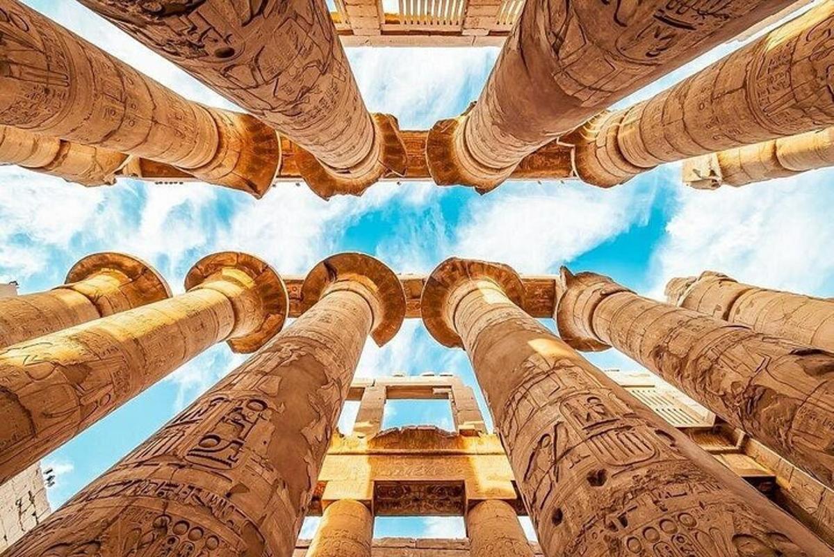 una vista del techo de un edificio