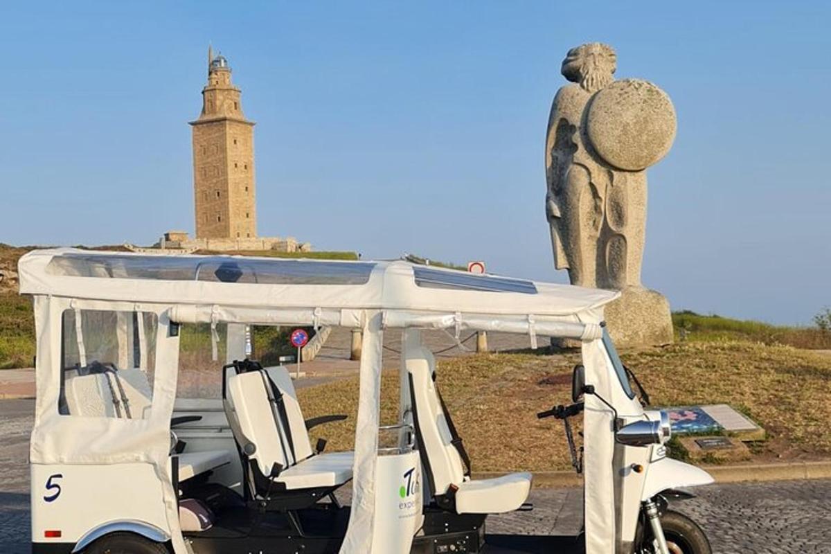 tuletorni ees pargitud golfikäru