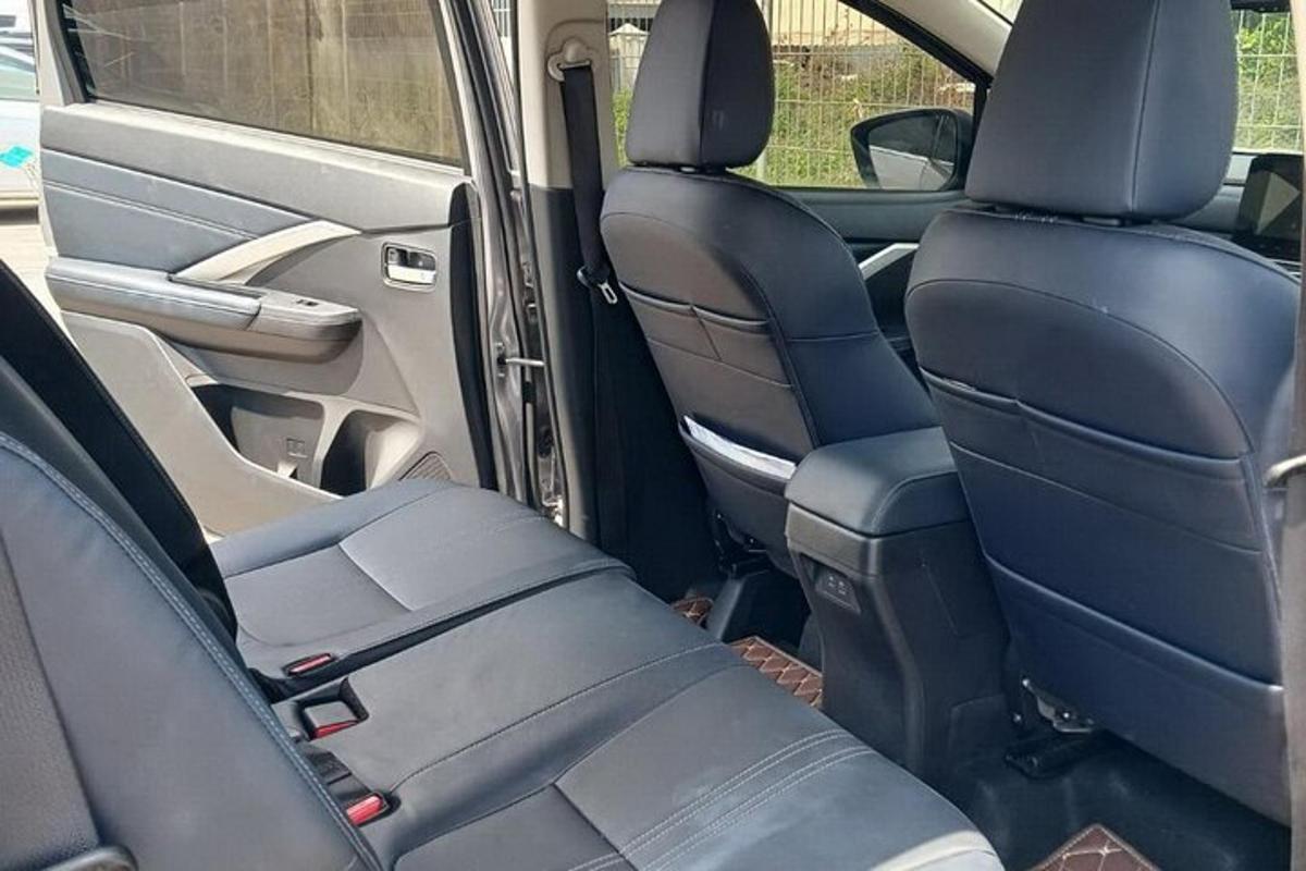una vista dels seients posteriors d'una minivan