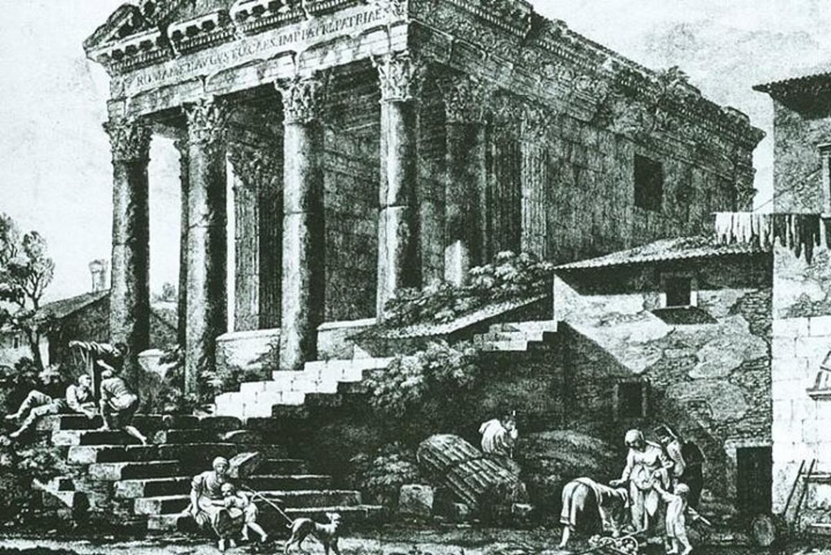 стара фотографія будівлі з людьми, які верхи на конях