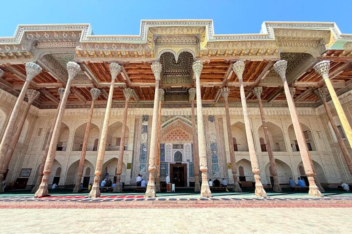 a large building with columns in front of it