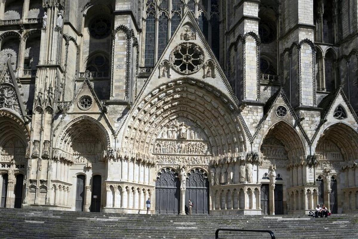 a large building with a large entrance to a cathedral