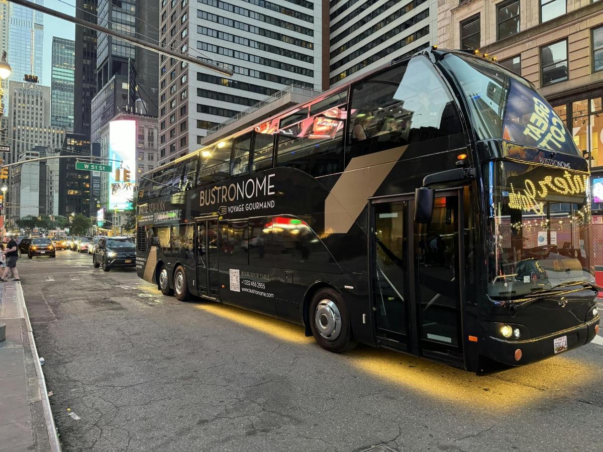 Gourmet Lunch Tour on a Glass-roofed Bus New York - Booking.com
