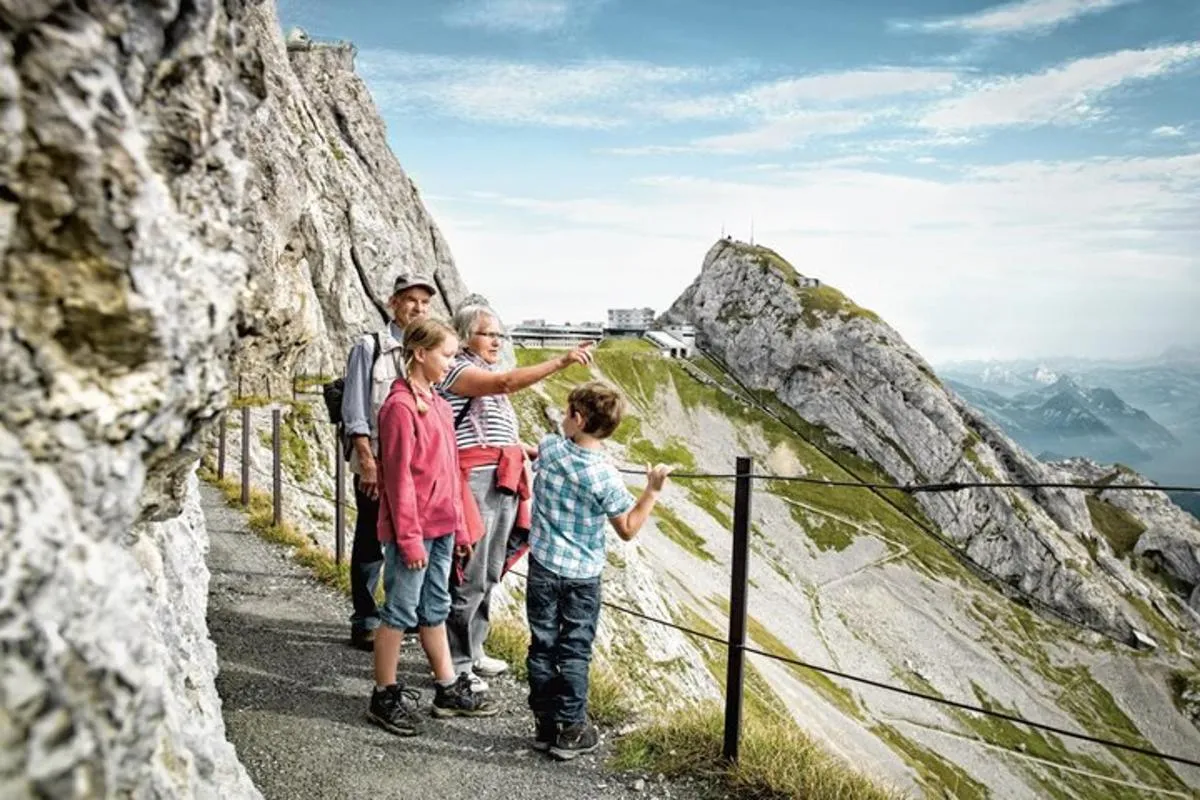 Visite d'une journée en petit groupe du Mont Pilatus Golden au départ de Bâle – photo 7