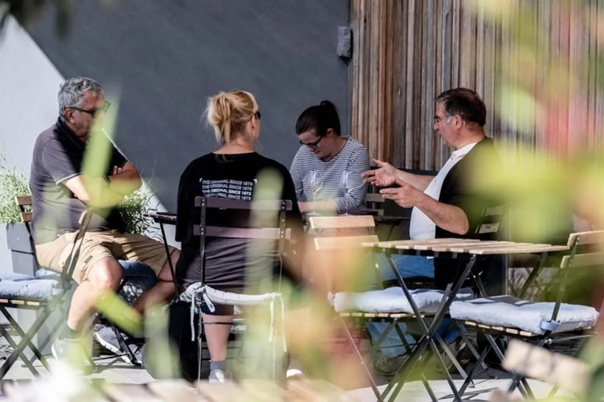 Visite de cave Immersive, dégustation et repas planchette – photo 17
