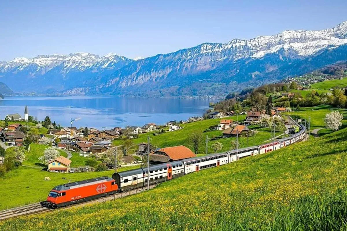 De Bâle : Excursion d'une journée à Thoune en train avec croisière sur le lac et fromage – photo 2