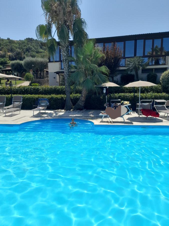 Piscina di Country House Il Cascinale o nelle vicinanze