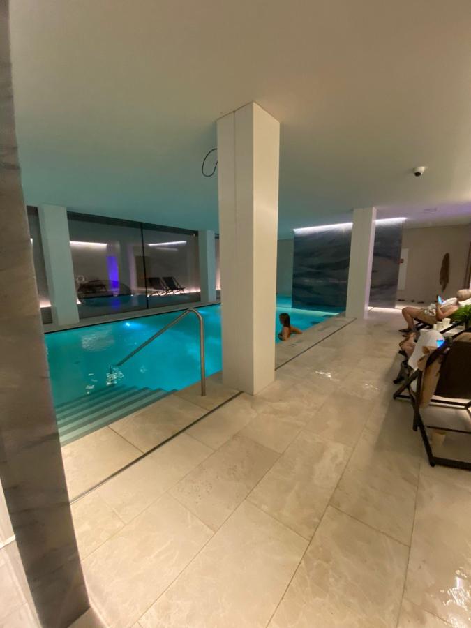 Piscina di Hilton Lake Como o nelle vicinanze