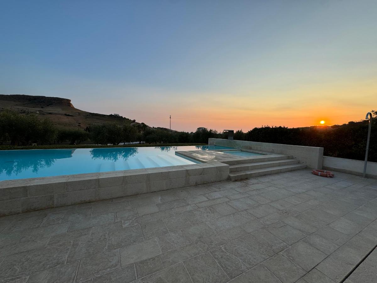 Piscina di Borgo Giallonardo Wine Relais o nelle vicinanze