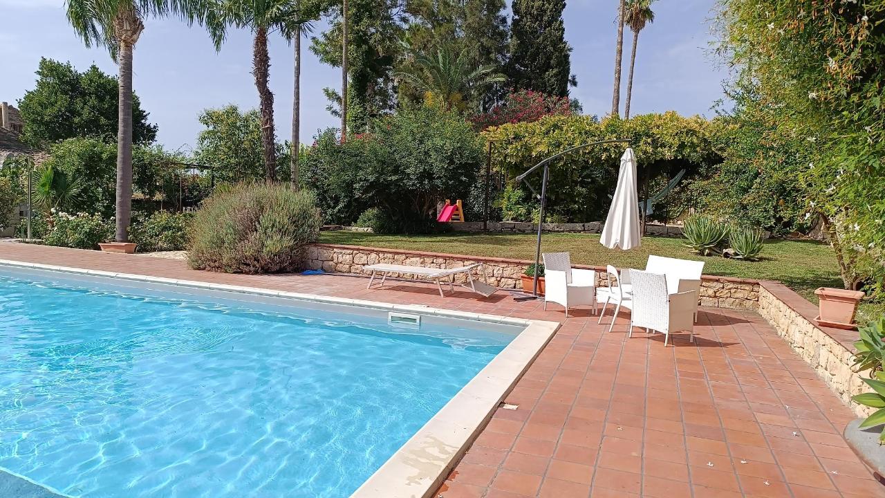 Piscina di B&B Etico La Casa di Toti o nelle vicinanze