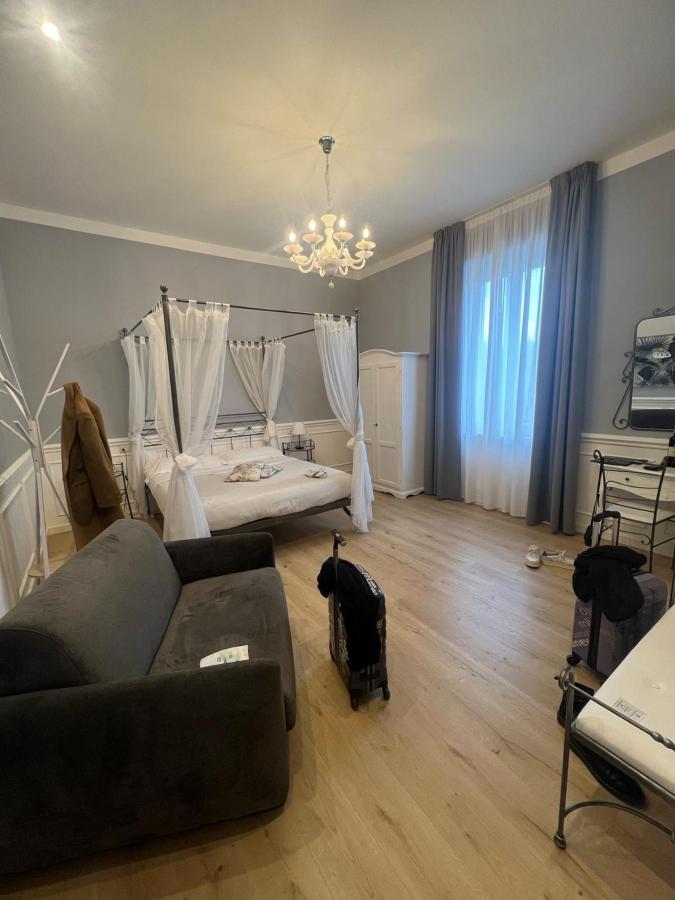 Letto o letti in una camera di VILLA BERNASCONI