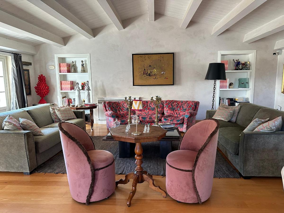 Area soggiorno di Zahir Country House Boutique Hotel Noto