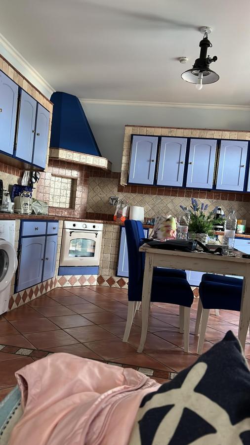 Cucina o angolo cottura di Alloggio del Pescatore e Alloggio del Marinaio con Piscina Palestra Jacuzzi Sauna - All Inclusive
