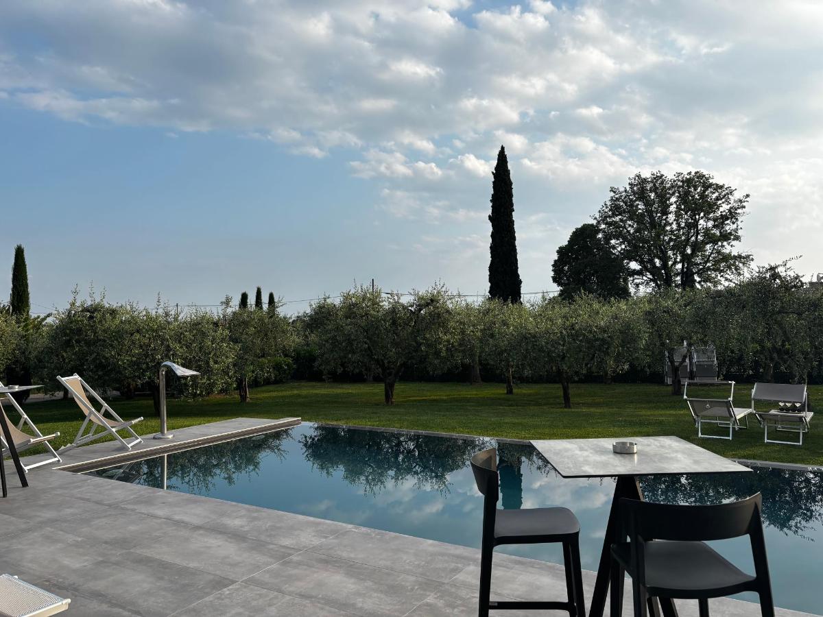 Piscina di La Cipressina B&B o nelle vicinanze