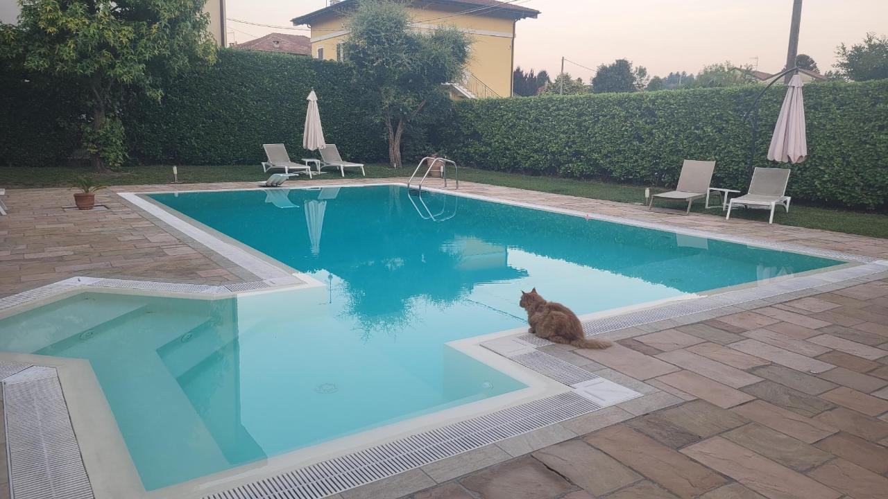 Piscina di B&B La Rosa del Lago o nelle vicinanze