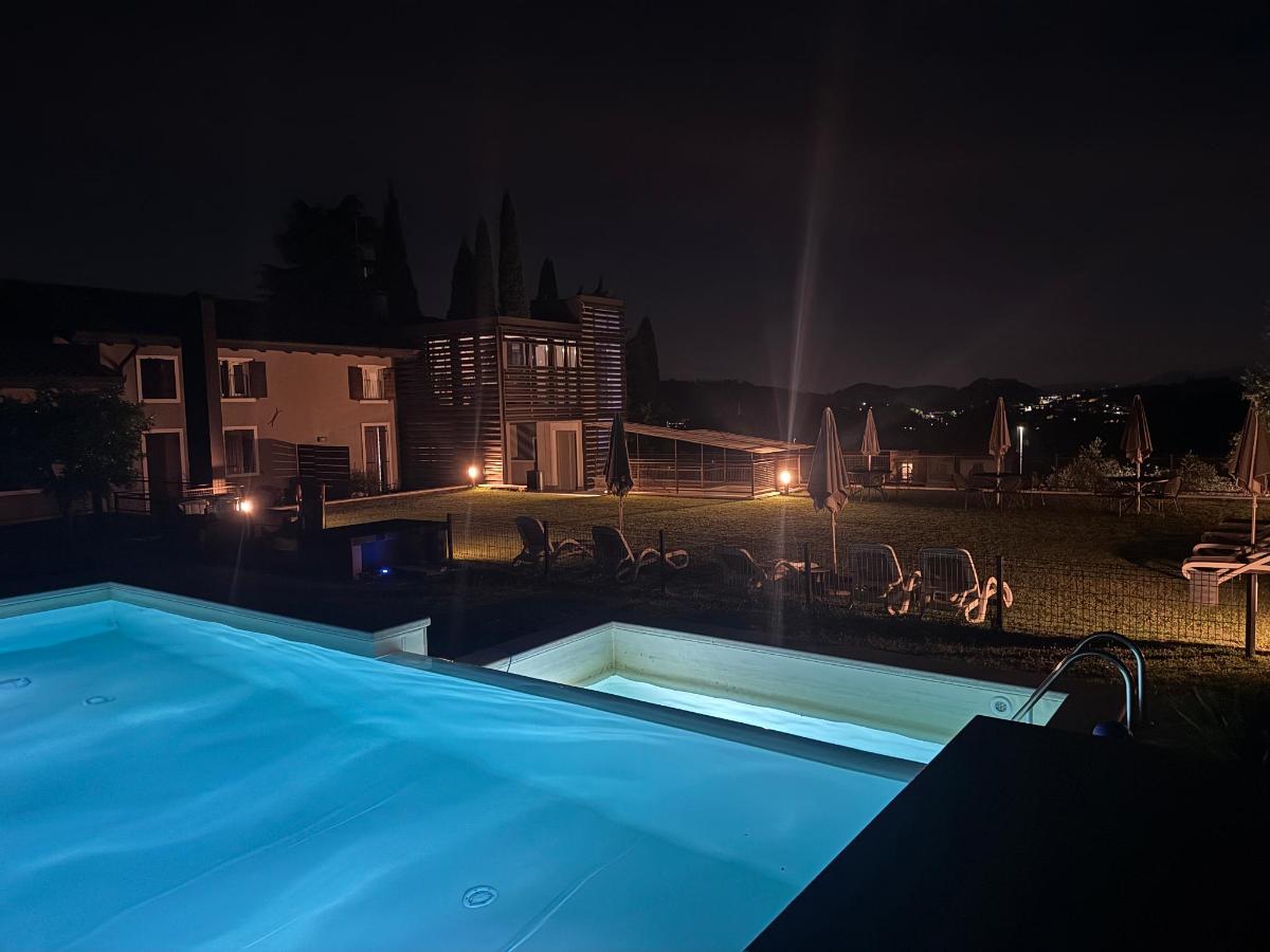 Piscina di Agriturismo Riondel o nelle vicinanze