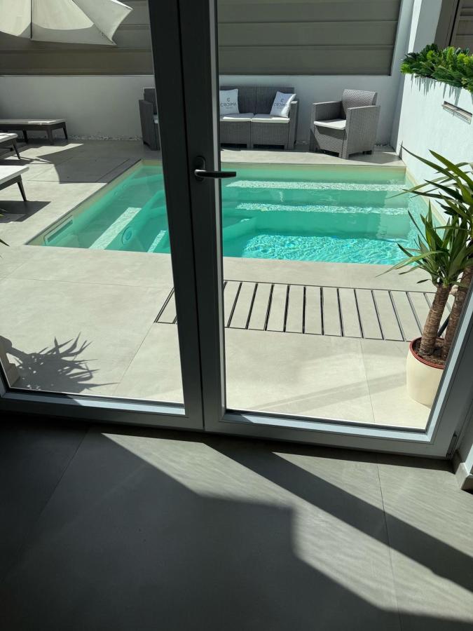 Piscina di Cridima Luxury - Villa Dea o nelle vicinanze