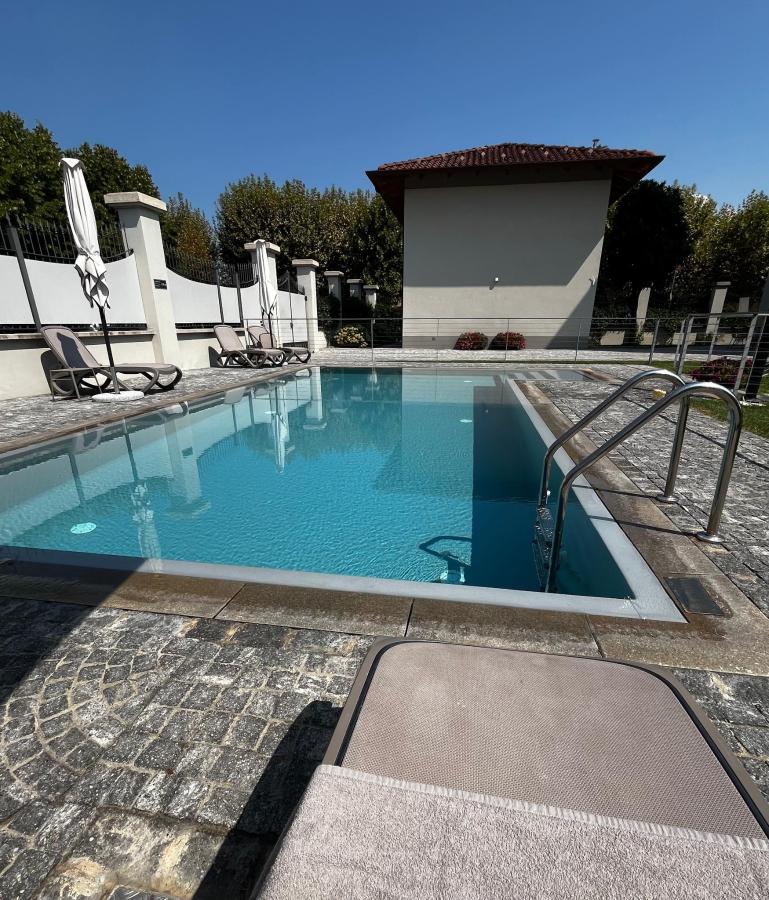 Piscina di VILLA BERNASCONI o nelle vicinanze