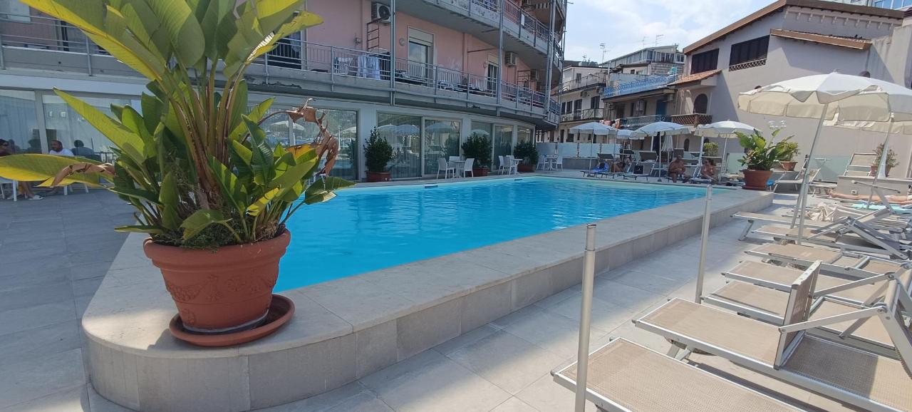 Piscina di Hotel Panoramic o nelle vicinanze