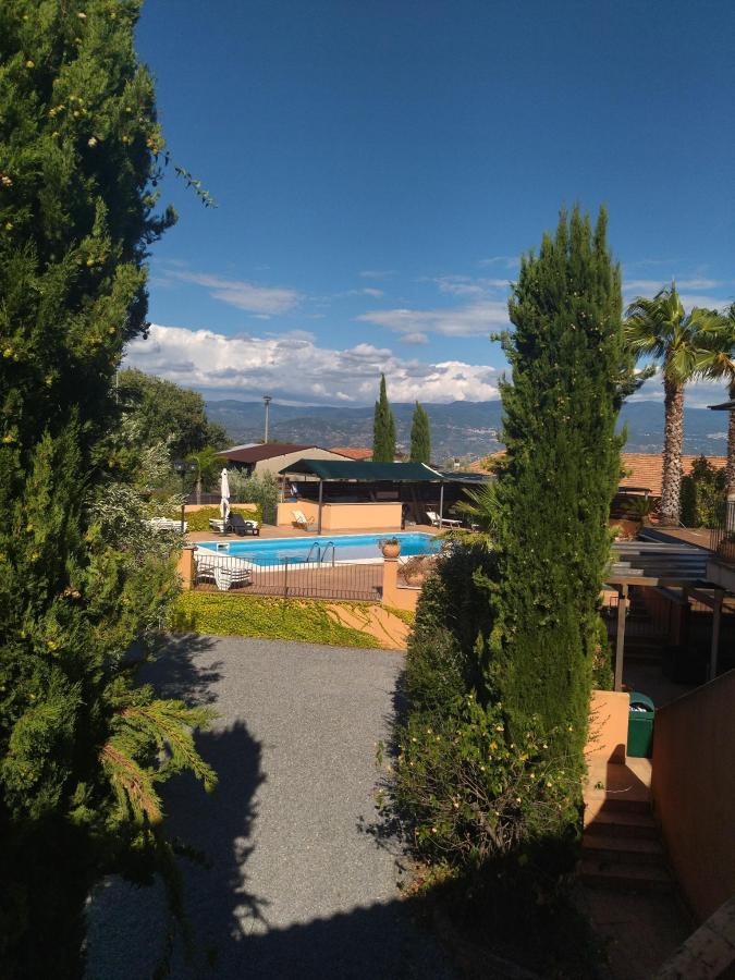 Piscina di Albergo Arinde o nelle vicinanze