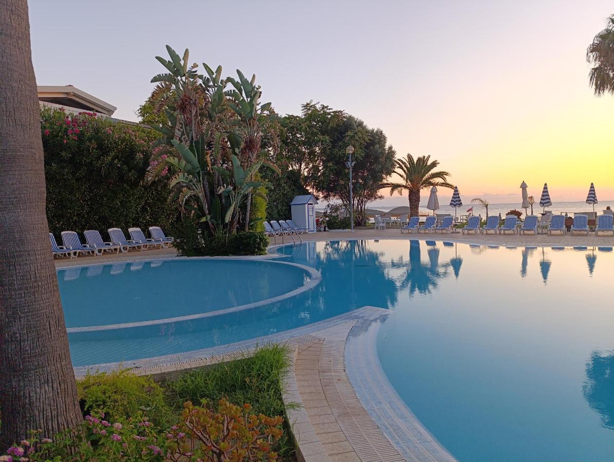 Piscina di Hotel Ipomea Club o nelle vicinanze