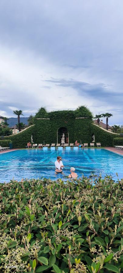 Piscina di Hotel Simplon o nelle vicinanze