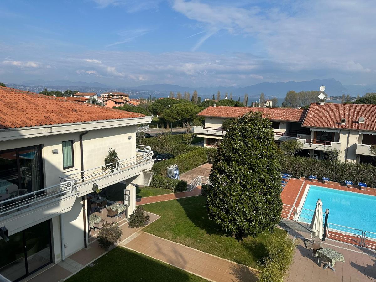 Piscina di Hotel Porto Azzurro o nelle vicinanze