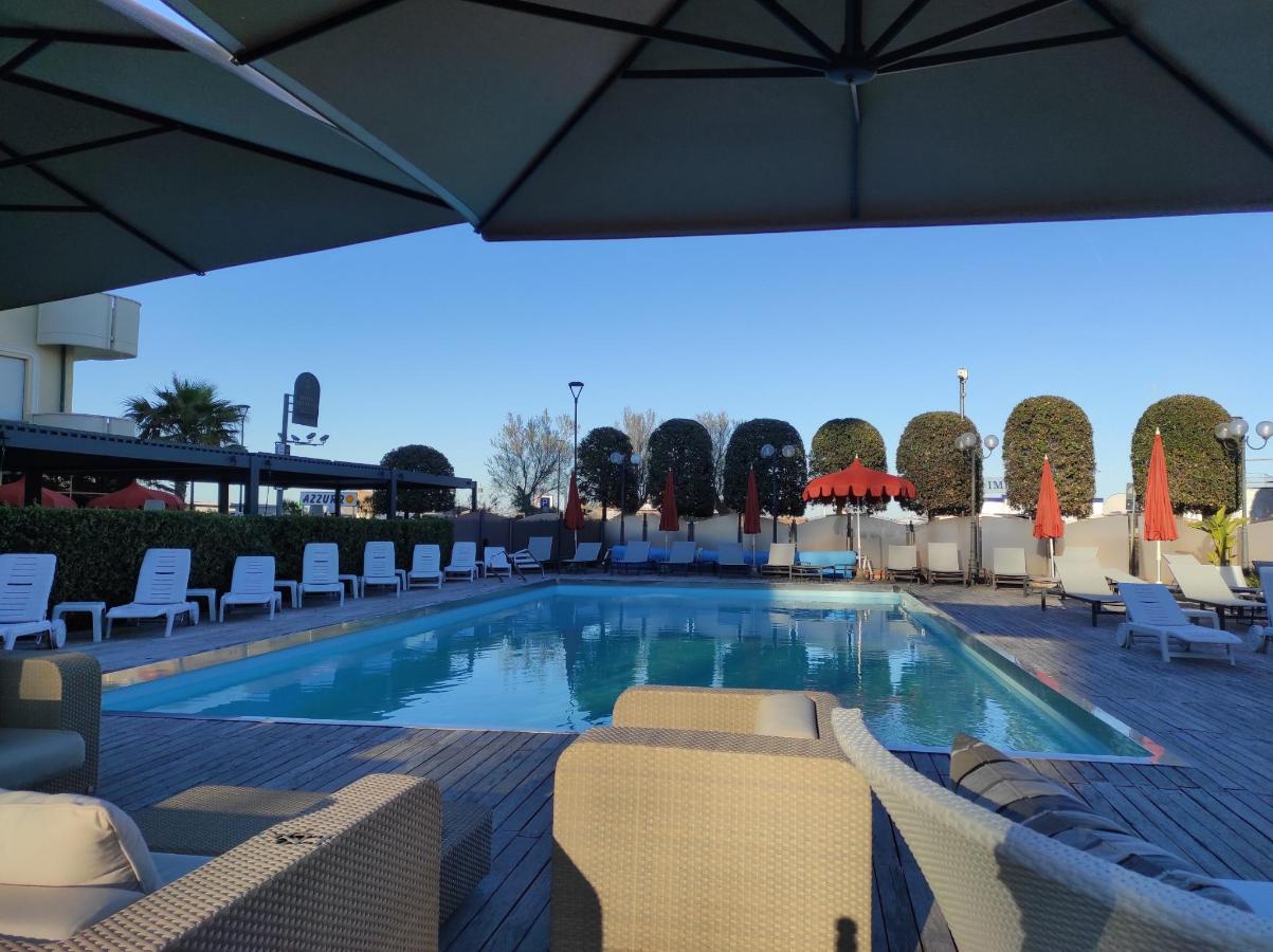 Piscina di Hotel Nettuno o nelle vicinanze