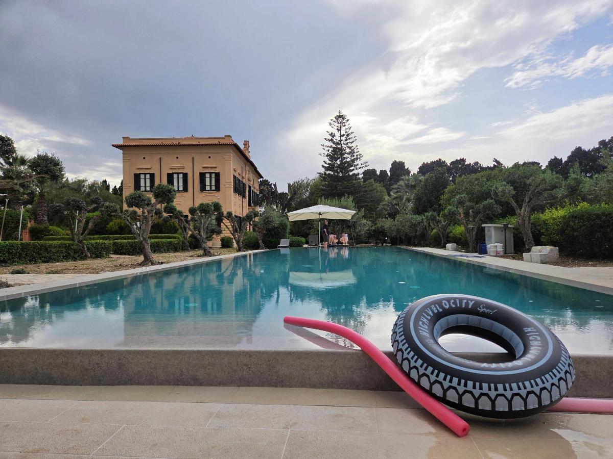 Piscina di Villa Angelina - charming rooms & apartments o nelle vicinanze
