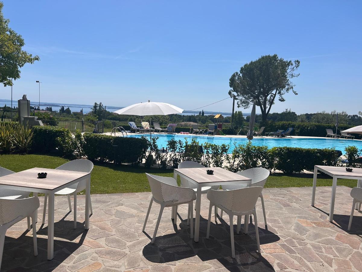 Piscina di Moniga Resort o nelle vicinanze