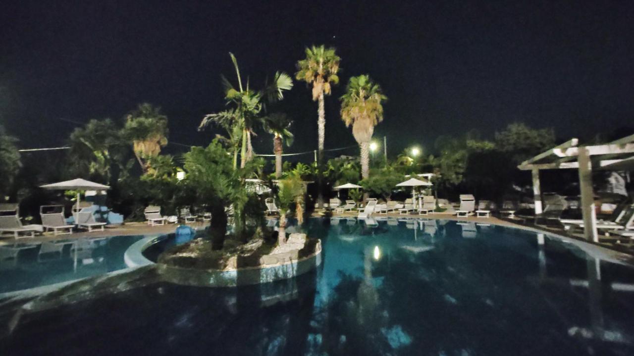 Piscina di La Bussola Hotel Calabria o nelle vicinanze